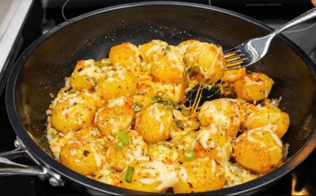 Irresistibili patate fritte al formaggio! Una ricetta imperdibile con ingredienti comuni!