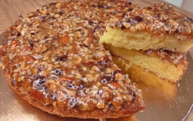 Torta croccante rovesciata: la ricetta deliziosa con frutta secca
