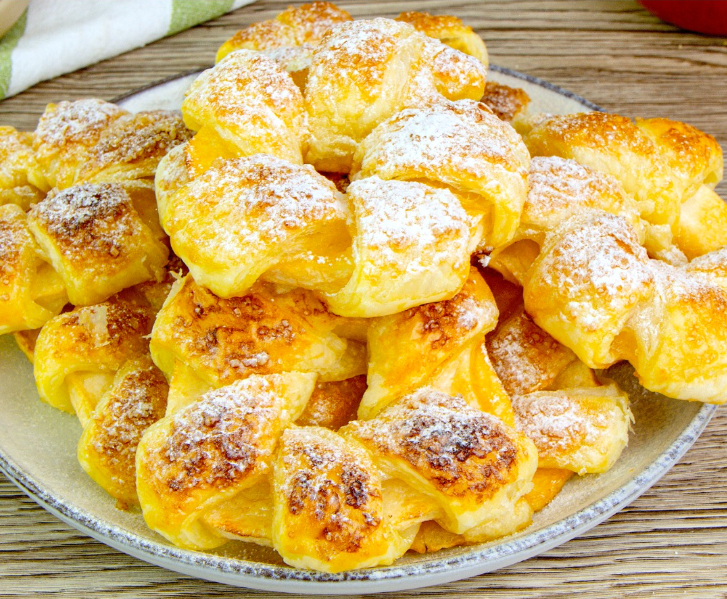 Crostate di mele in pasta sfoglia: facili da fare e super deliziose