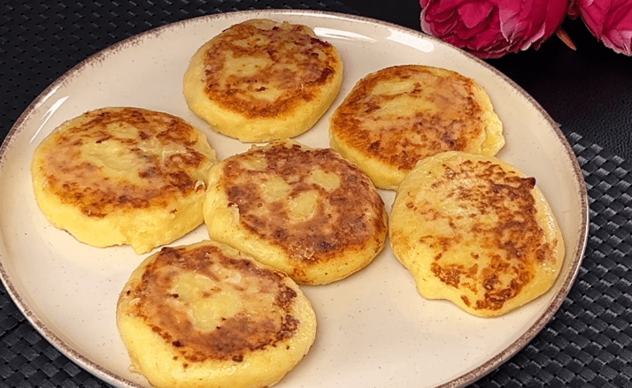 Frittelle di tonno e patate con salsa allo yogurt greco