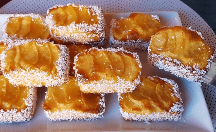 Torta di mele e yogurt con marmellata di albicocche