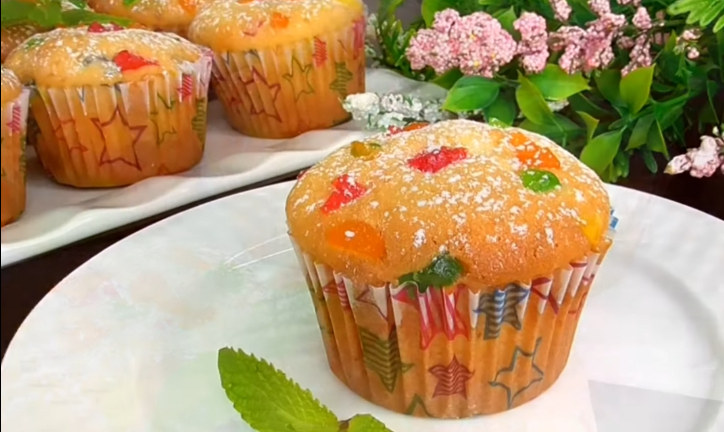 Muffin veloci e facili con frutta candita e uvetta