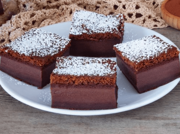 Torta magica al cacao: la ricetta di un dolce al cioccolato con tre consistenze diverse