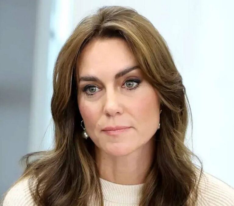 'Kate Middleton non esisterà più': la famiglia reale annuncia in lacrime la morte della principessa...